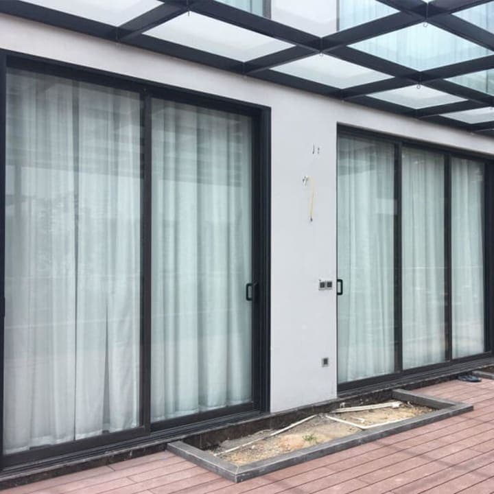 Cửa nhôm Xingfa màu đen