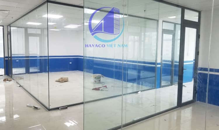 Báo giá vách kính cường lực dày 12mm