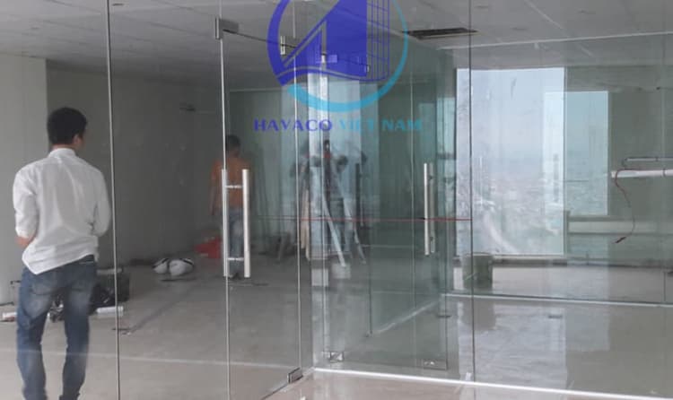 Cửa kính cường lực văn phòng