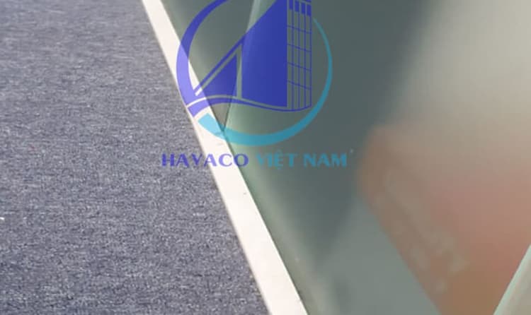 Nẹp chân kính cường lực, giá nẹp kính