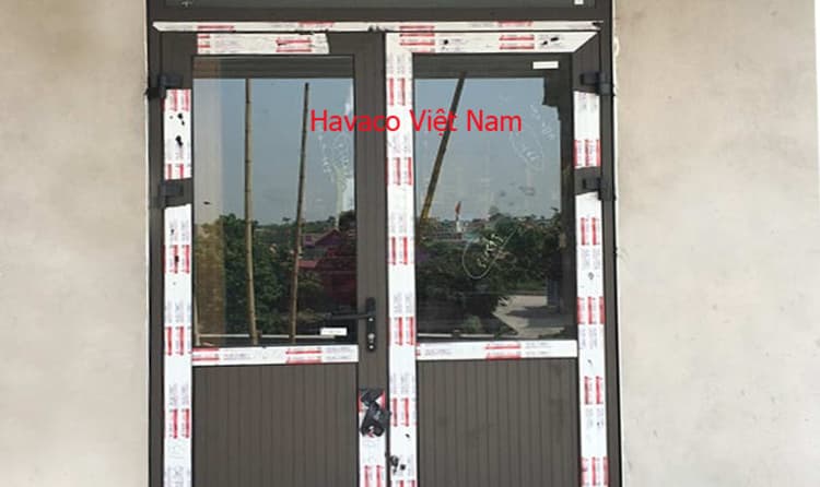 Cửa pano nhôm kính