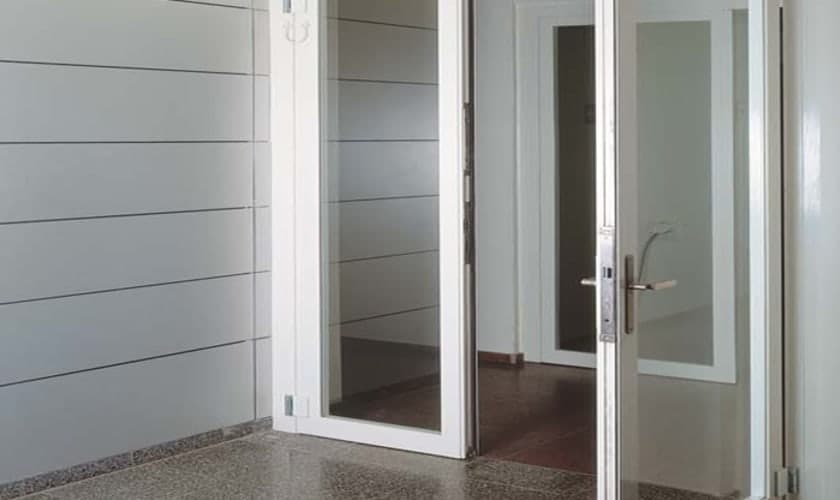 Bạn nên biết chiều cao cửa phòng ngủ đẹp và hợp phong thủy.