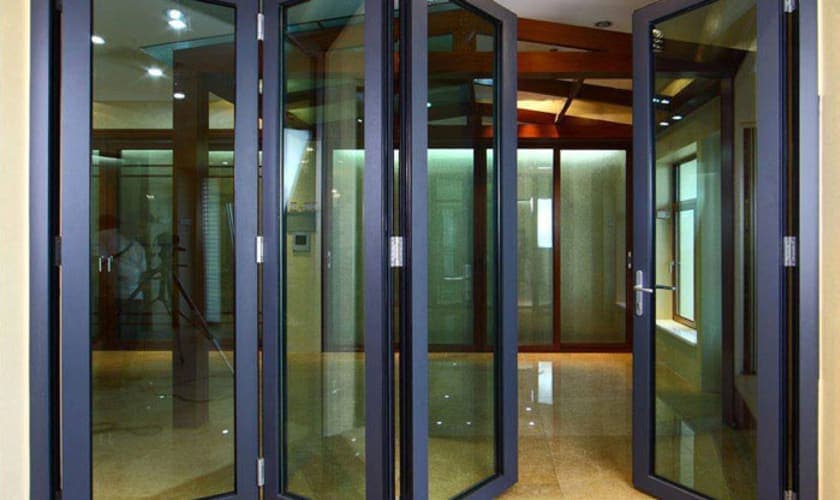 So sánh cửa nhôm Xingfa và Việt Pháp trong nhà phố