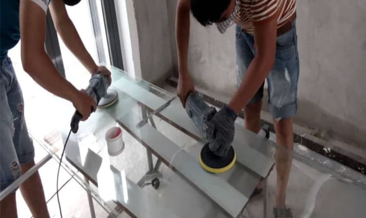 Cắt kính cường lực theo yêu cầu: điều cần biết trong công trình nhà ở thực tế