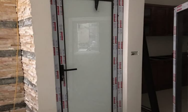 Cửa nhôm kính hãng nào tốt trong công trình nhà ở thực tế