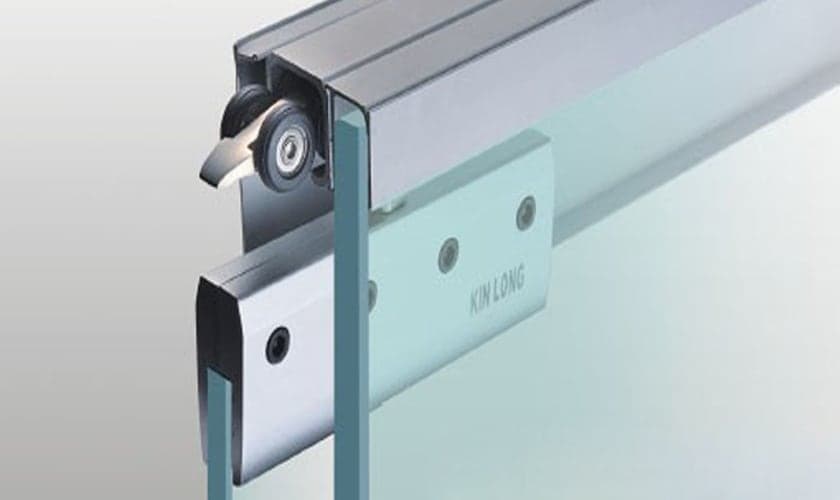 Ray nhôm cửa trượt kính trong công trình nhà ở thực tế