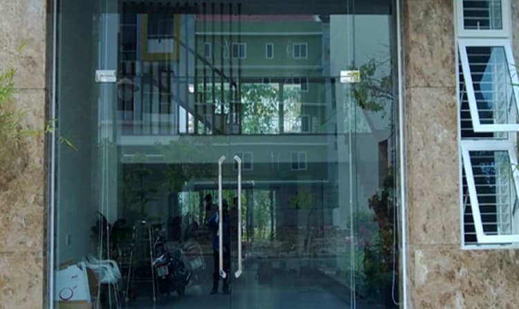 Cửa kính cường lực tại tỉnh Thái Nguyên trong công trình nhà ở thực tế