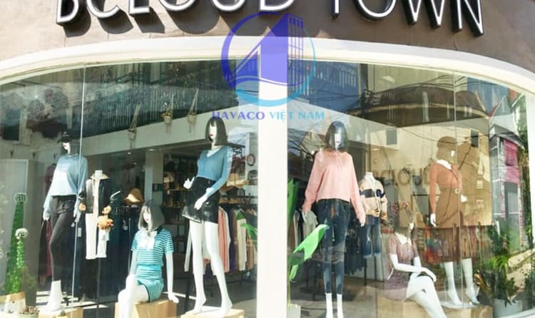 Cửa kính cường lực cho shop trong công trình nhà ở thực tế