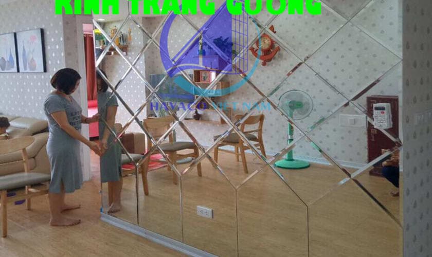 Kính tráng gương là gì trong công trình nhà ở thực tế
