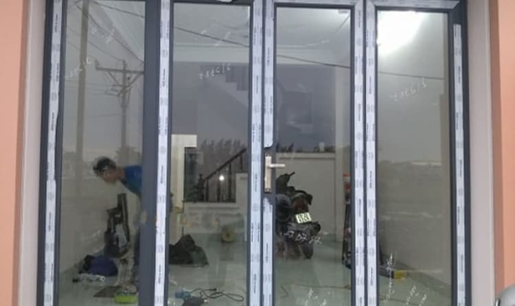 Hướng dẫn cách làm cửa nhôm Việt Pháp hệ 4400, 4500, 2600 trong công trình nhà ở thực tế