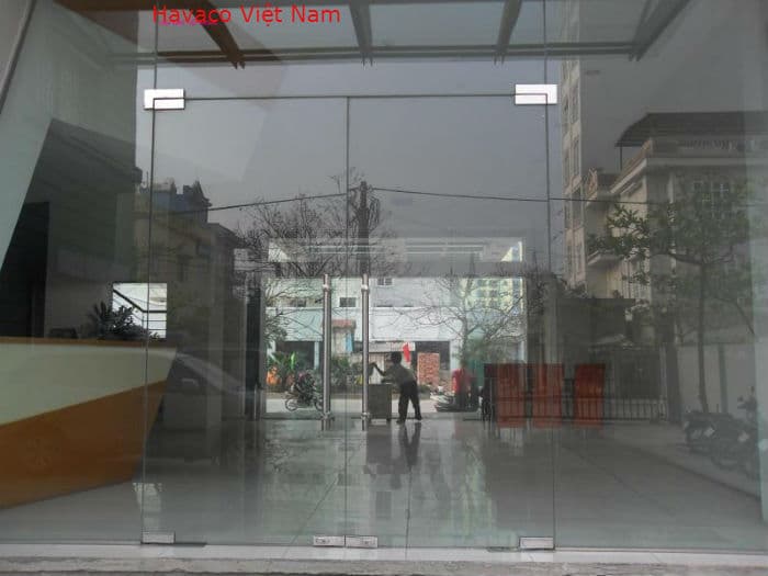 Cần thanh lý cửa kính cường lực cũ có ai mua không?