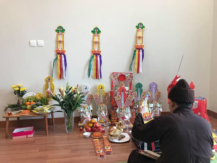 Văn khấn chuộc nhà khi mượn tuổi