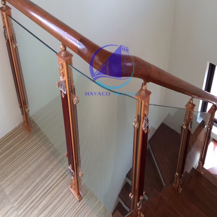 Tay vịn cầu thang gỗ kính