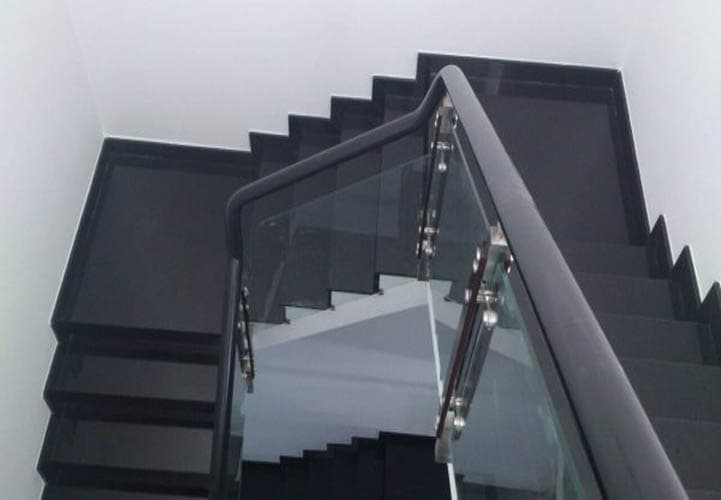 Bạn có biết chiều cao và chiều rộng tối thiểu của cầu thang là bao nhiêu thì hợp lý.