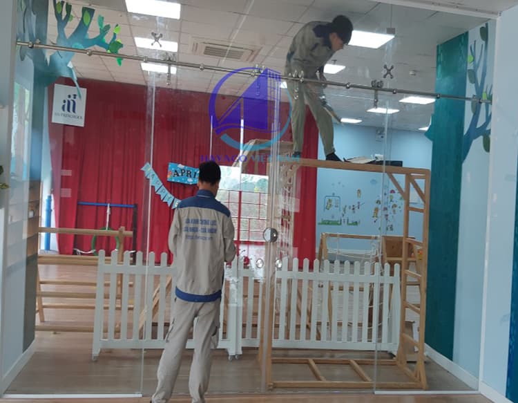 Cửa kính cường lực quận Hà Đông