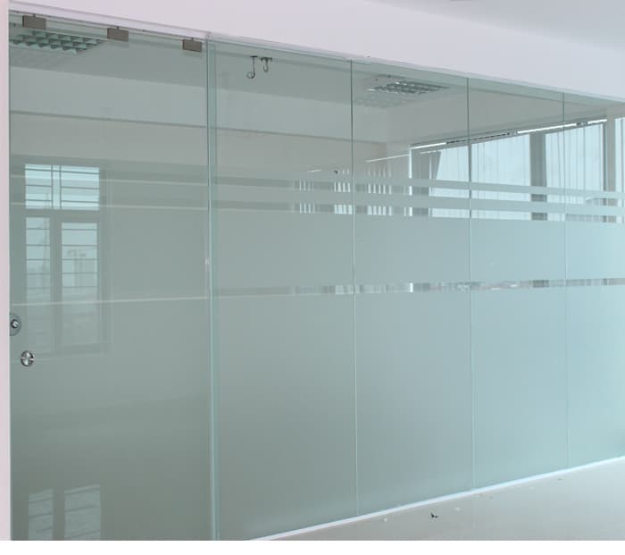 Vách ngăn kính cường lực