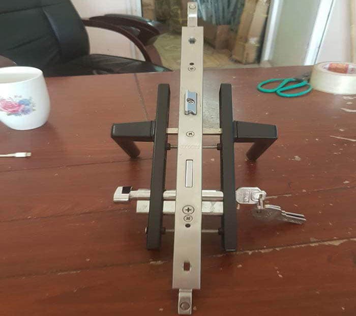 Đại lý phụ kiện nhôm kính, cửa nhựa giá rẻ