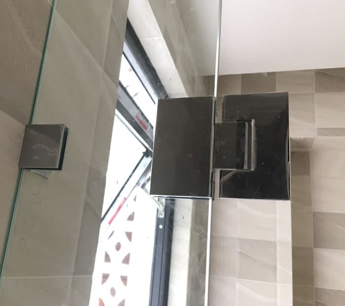 Bản lề xoay 180 độ cửa kính