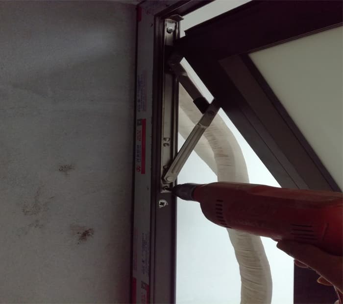 Cách lắp bản lề chữ A nhanh chóng