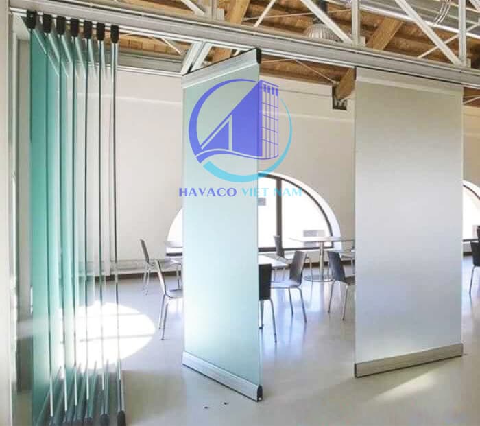 Cửa kính cường lực trượt xếp gấp