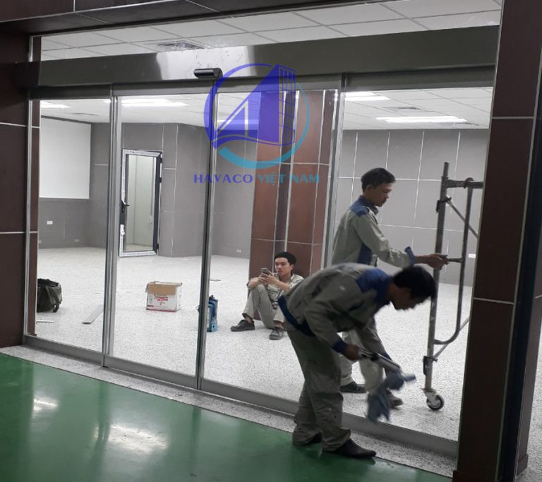 Cửa kính lùa cảm ứng đem đến cho người dùng những tiện lợi bất ngờ