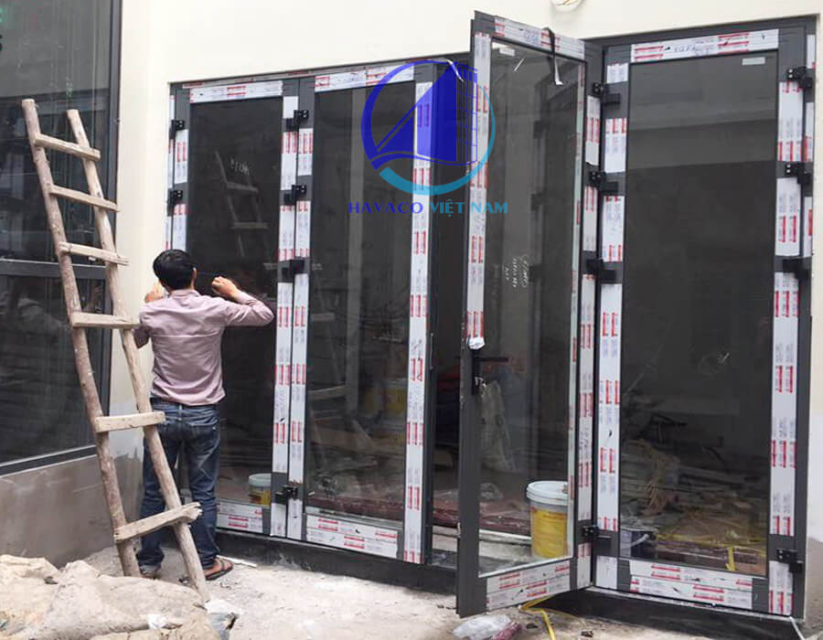 Chi tiết vật liệu và cấu tạo liên quan Định mức lắp đặt cửa nhôm kính