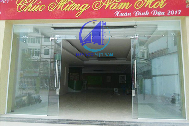 Không gian ứng dụng thực tế của bộ cửa kính cường lực 5 tấm