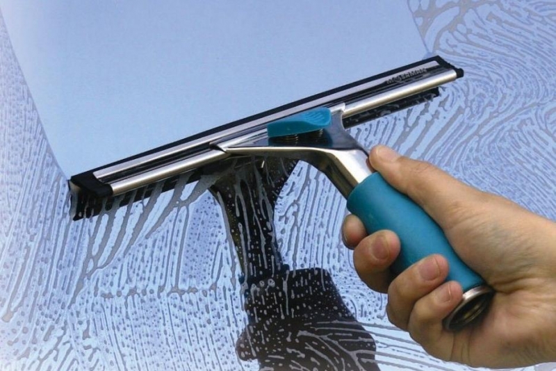 Chi tiết vật liệu và cấu tạo liên quan Cửa kính bị hấp hơi nước thì xử lý như thế nào