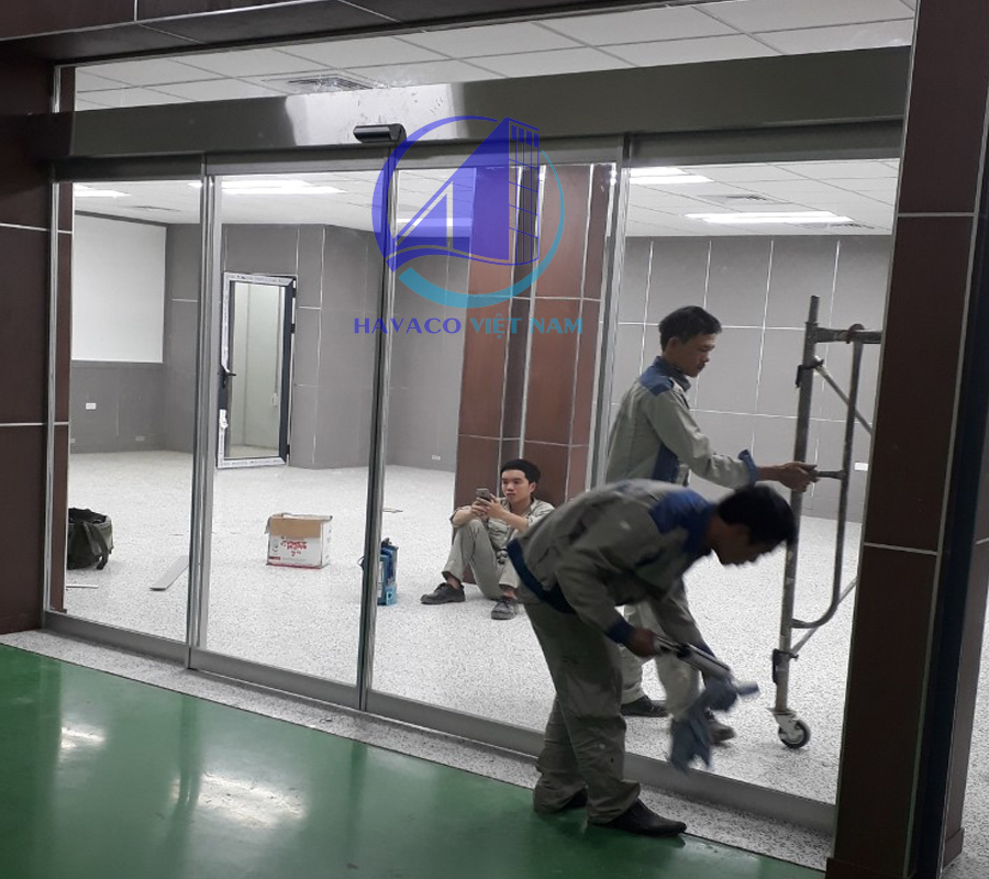 Không gian ứng dụng thực tế của Cửa kính lùa cảm ứng đem đến cho người dùng những tiện lợi bất ngờ