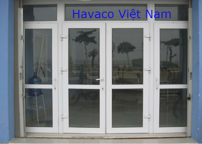 Cửa nhựa lõi thép màu trắng