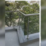 Chi tiết khung, kính và đường hoàn thiện Lan can kính cường lực tại Thanh Xuân, Hà Nội