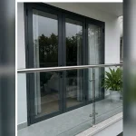 Chi tiết tay nắm, khóa hoặc phụ kiện vận hành Lan can kính cường lực tại Thanh Xuân, Hà Nội