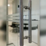 Chi tiết khung, kính và đường hoàn thiện Vách kính cường lực tại Cầu Giấy, Hà Nội