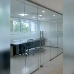 Chi tiết hoàn thiện cuối cùng của công trình Vách kính cường lực tại Cầu Giấy, Hà Nội