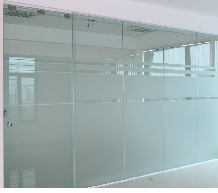 Chi tiết vật liệu và cấu tạo liên quan Vách ngăn kính cường lực