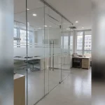 Chi tiết tay nắm, khóa hoặc phụ kiện vận hành Cửa kính cường lực tại Đống Đa, Hà Nội