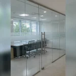 Chi tiết hoàn thiện cuối cùng của công trình Cửa kính cường lực tại Đống Đa, Hà Nội