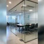 Góc nhìn mặt tiền và khu vực lắp đặt chính Cửa kính lùa tại Hoàn Kiếm, Hà Nội