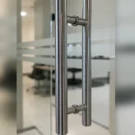 Chi tiết khung, kính và đường hoàn thiện Cửa kính lùa tại Hoàn Kiếm, Hà Nội