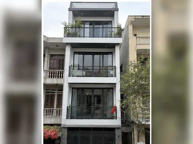 Công trình cửa nhôm kính ban công tại Long Biên