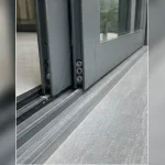 Chi tiết tiếp giáp tường, sàn và khe kỹ thuật Cửa nhôm Xingfa tại Ba Đình, Hà Nội