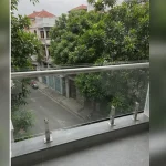 Góc nhìn ngang thể hiện độ thẳng và cân đối Cửa nhôm Xingfa tại Hà Đông, Hà Nội