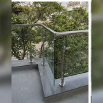 Kẹp inox cố định lan can kính cường lực