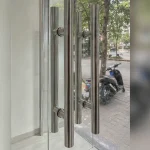 Không gian sử dụng thực tế sau khi bàn giao Vách tắm kính cường lực tại Thanh Trì, Hà Nội